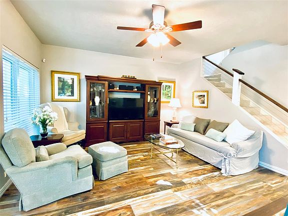 4th image of 1300 Augusta Dr APT 20