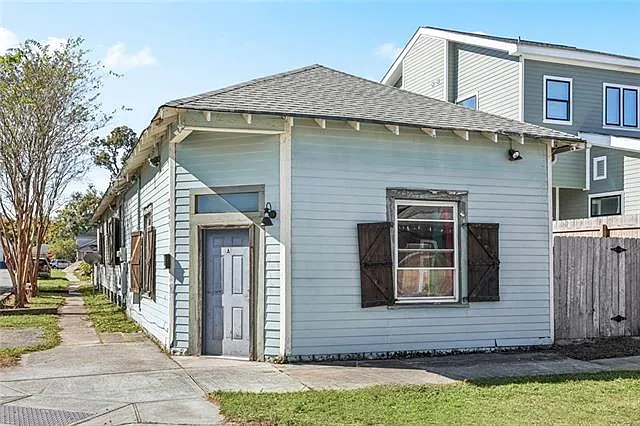 Building Photo - 9000 Green St #B