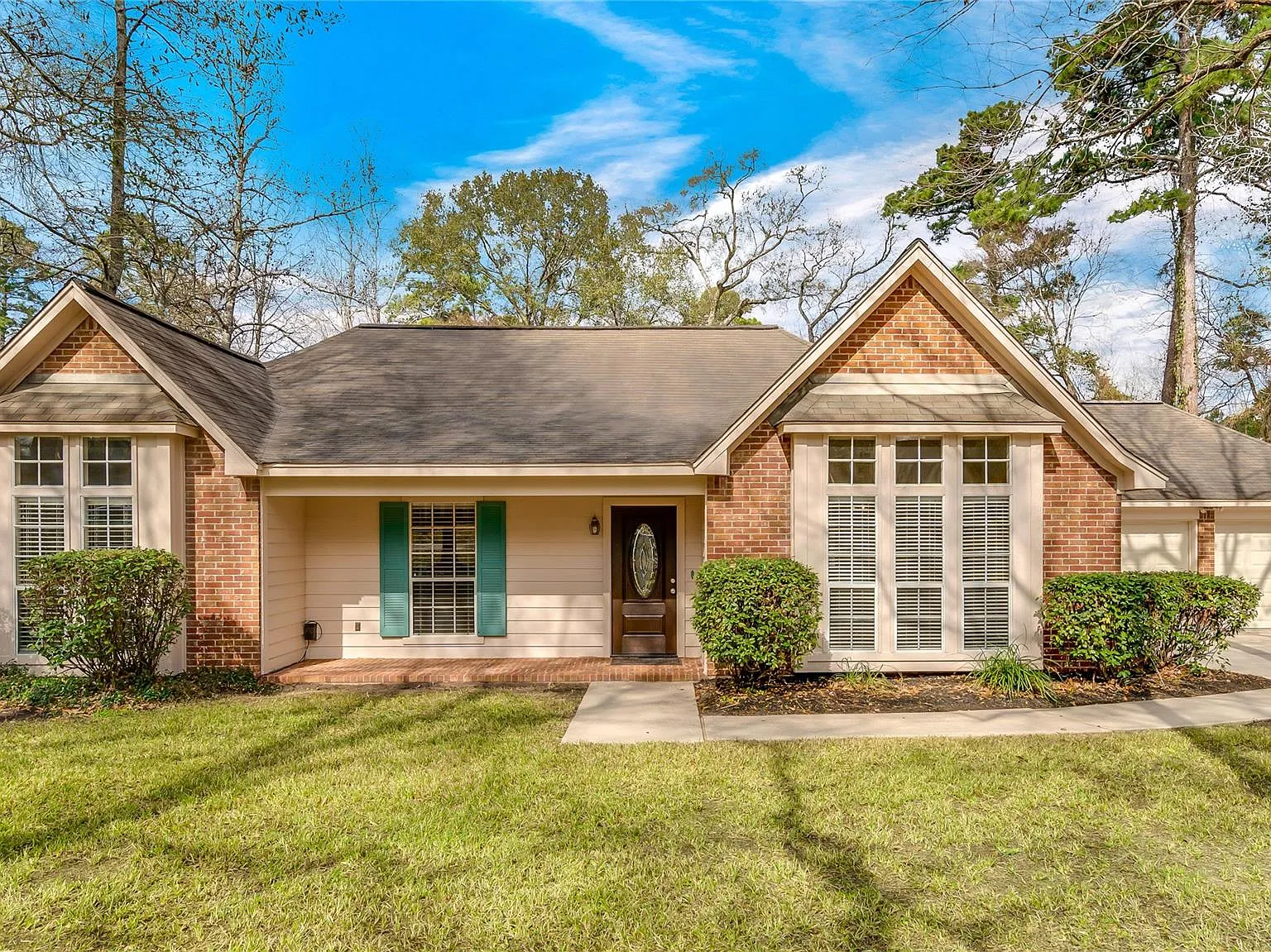 3 bed, 2.0 bath, 2083 sqft, $2,700 — Photo 2