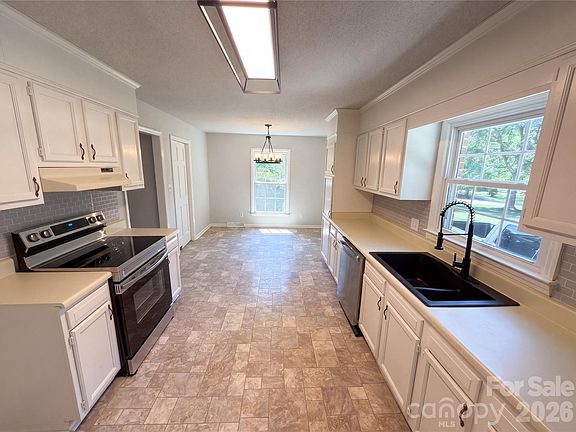 5th image of 2592 Tully Ct