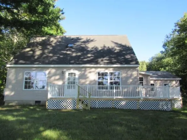 16 Chickawaukie Pond Road, Rockport, ME 04856