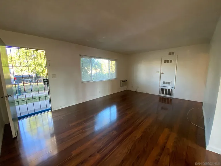 253 N Cedar St — Photo 3
