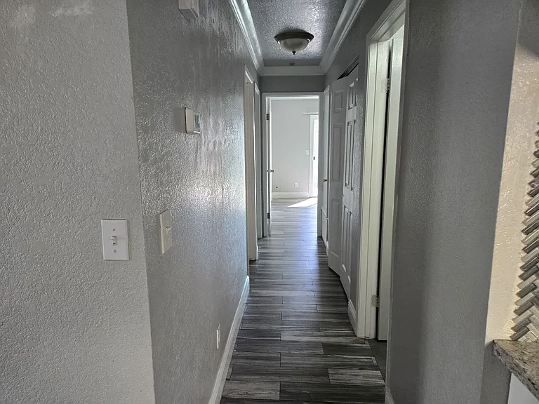 7305 Village Green Dr — Photo 17