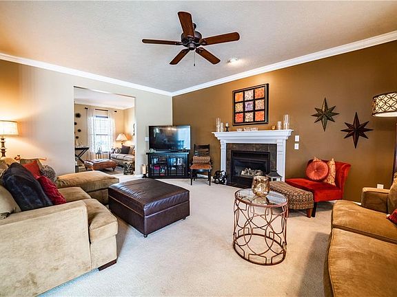 3rd image of 4665 Greenview Ct