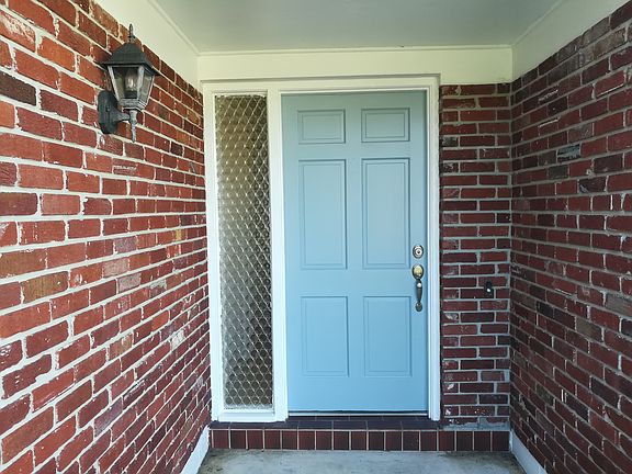 5th image of 133 Shelley Dr