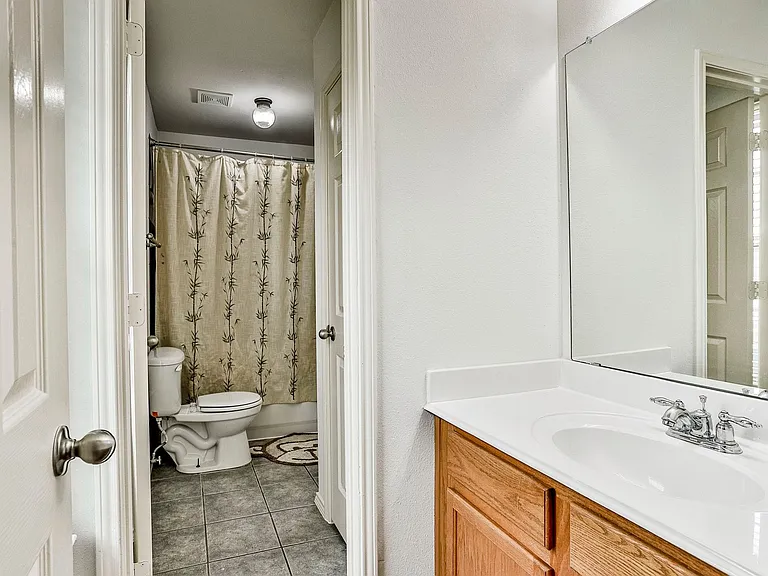 9921 Delamere Dr — Photo 22