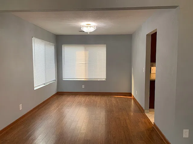 467 Whitney Ave — Photo 7