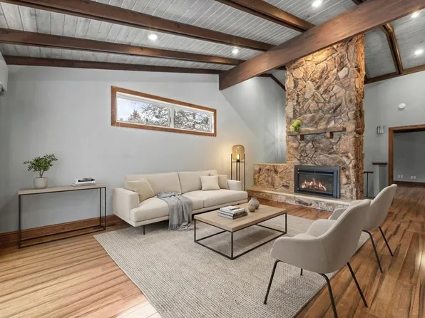 9708 Mill Creek Dr, Eden Prairie, MN 55347