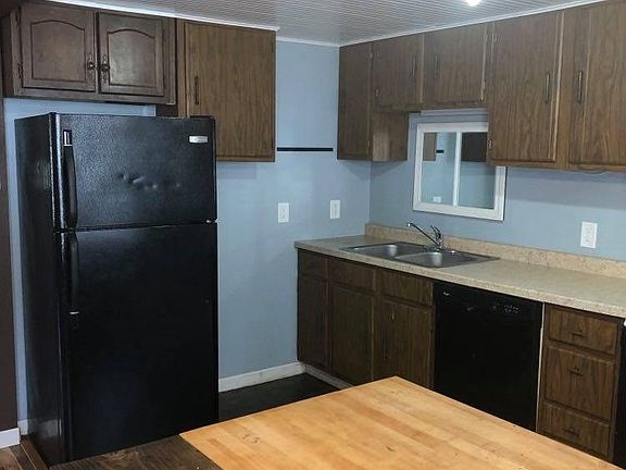 5th image of 1130 Roosevelt St