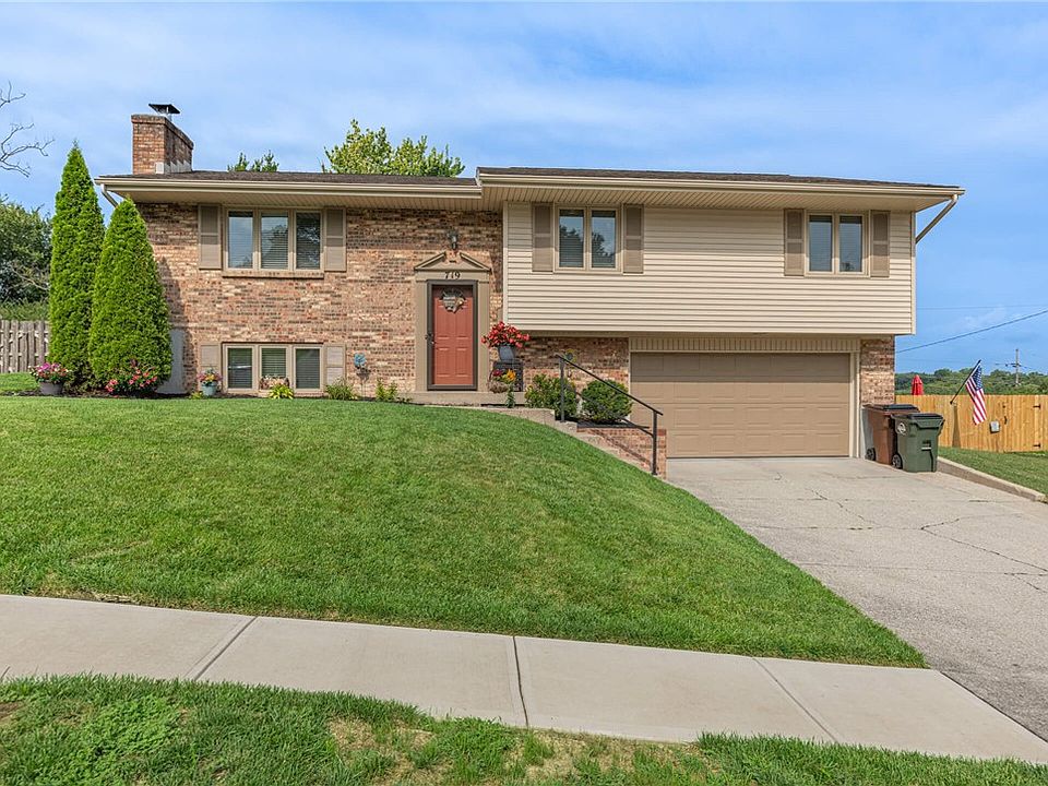 1st image of 719 N Lindsey Ave
