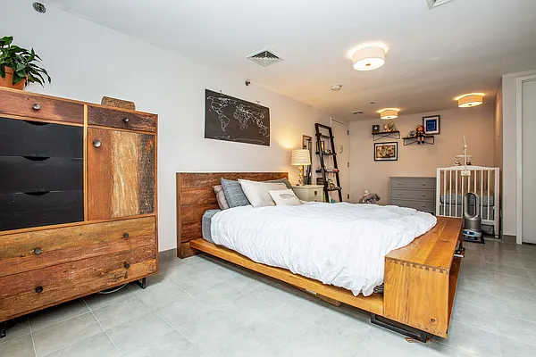 Sold by REMAX Elite | media 21