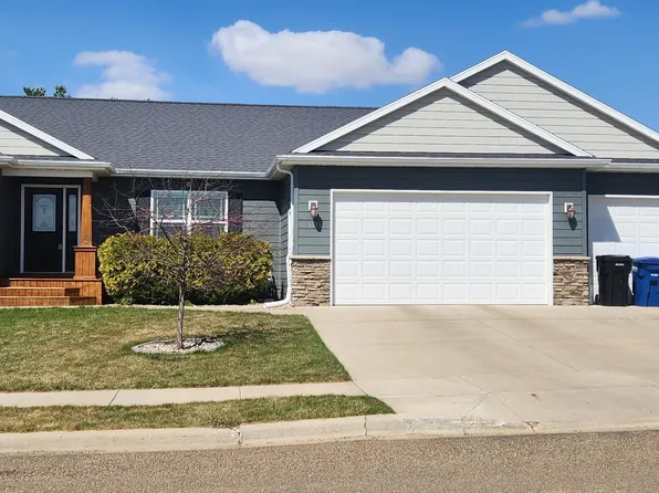 1023 29th St W, Dickinson, ND 58601