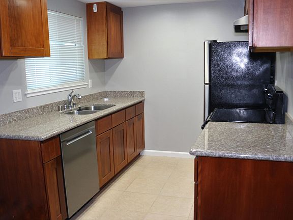 4th image of 1327 Saratoga Ave APT 3