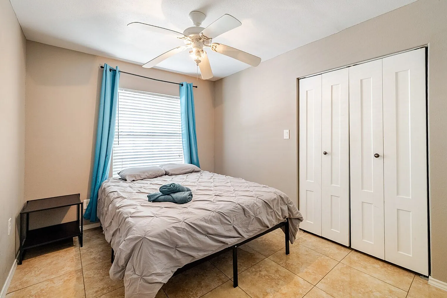 3 bed, 2.0 bath, $4,524 — Photo 3