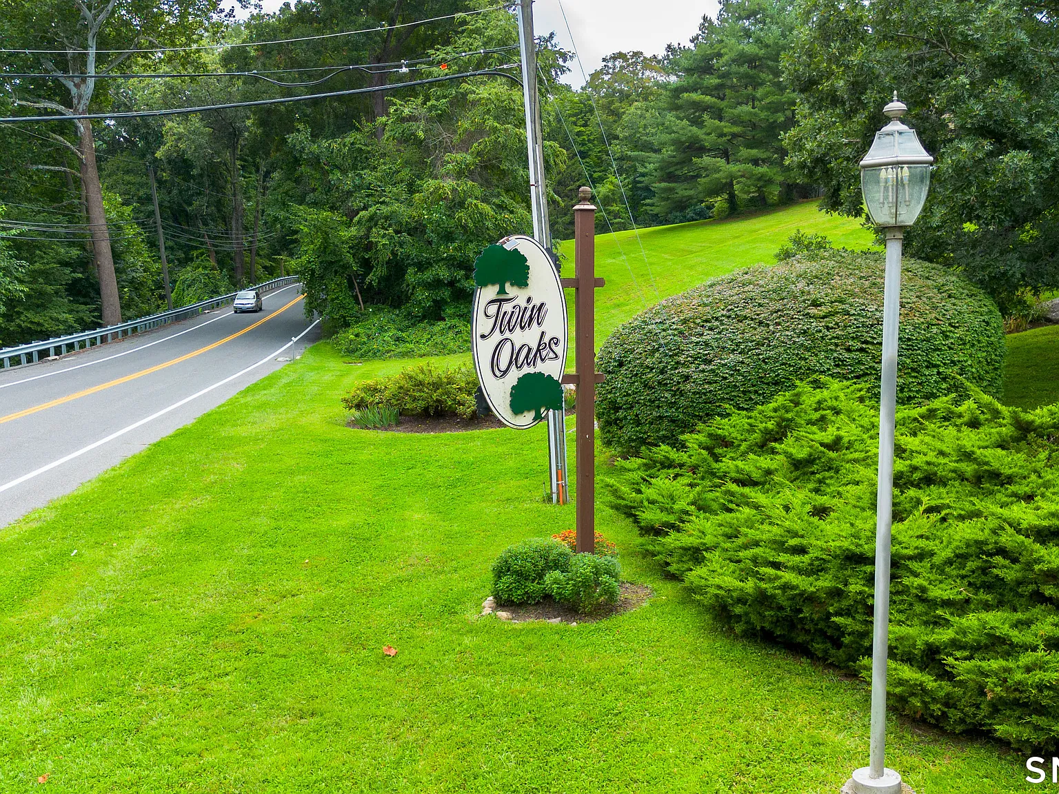 2 bed, 1.5 bath, 1337 sqft, $2,700 — Photo 4