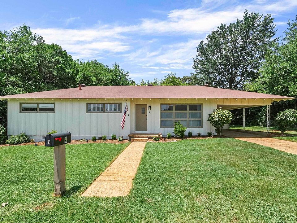 1st image of 9 Rhonda Dr