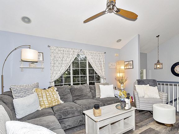 5th image of 688 S Rosehall Ln #688
