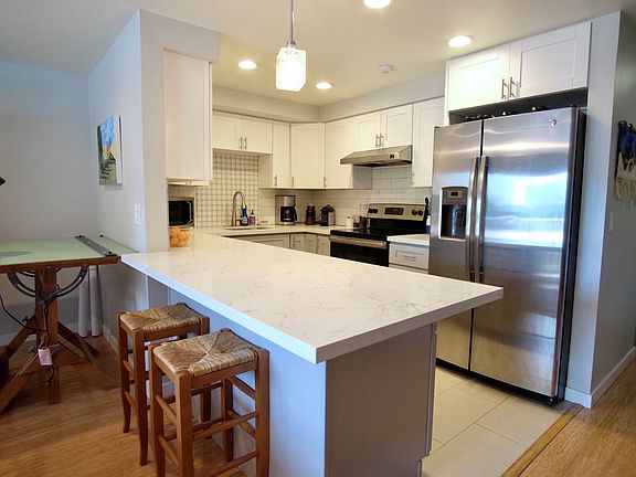 4th image of 17121 NE 80th St #17129