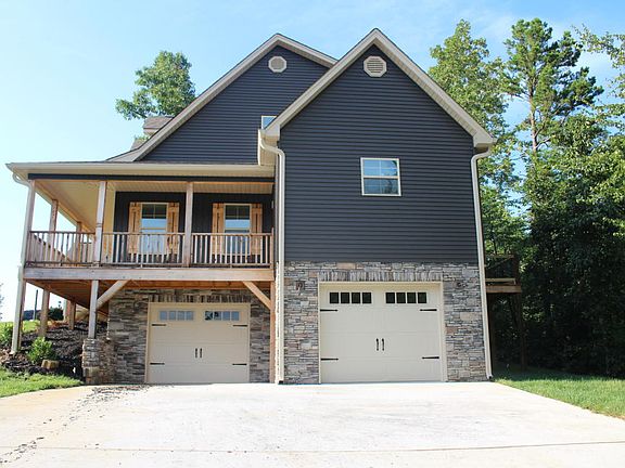 2nd image of 160 Stonebridge Ln NE