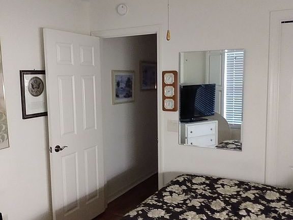 4th image of 2237 Central St