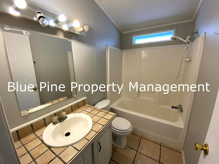 705 Eve Dr — Photo 7