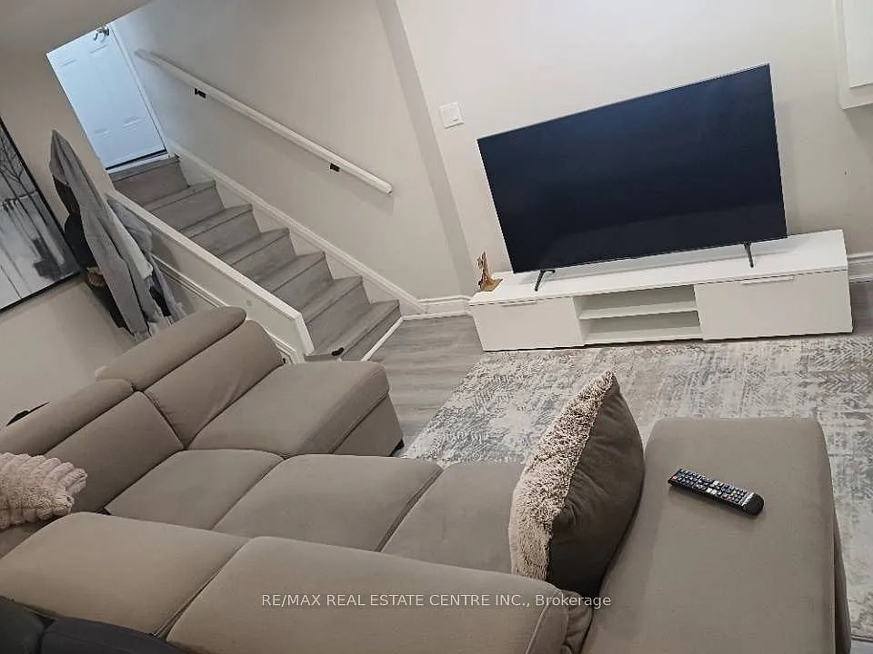 2 bed, $1,800 — Photo 4