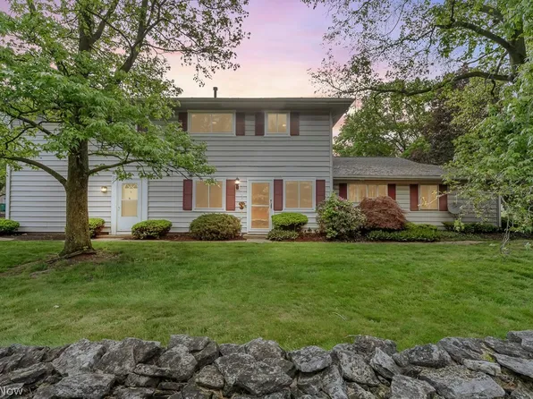 2400 Island Dr #21C, Uniontown, OH 44685