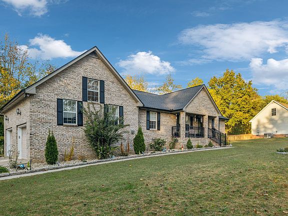 2nd image of 128 Larkspur Ct