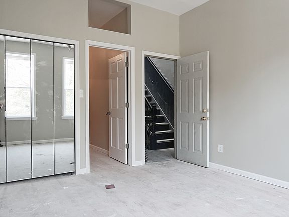 2nd image of 18 Irving Ave APT 1C
