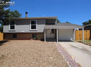 3950 Lardner Ln, Colorado Springs, CO 80916