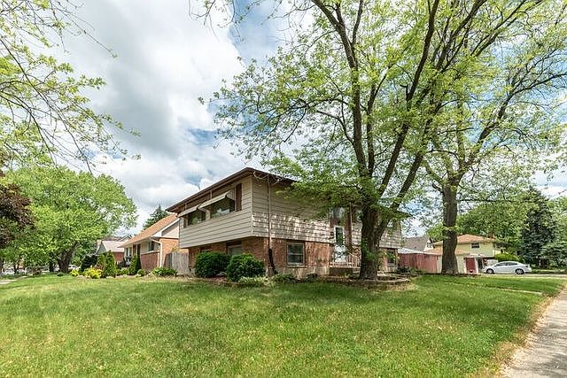 1st image of 16954 Glen Oaks Dr