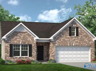 207 Fairbrook Dr, New Market, AL 35761