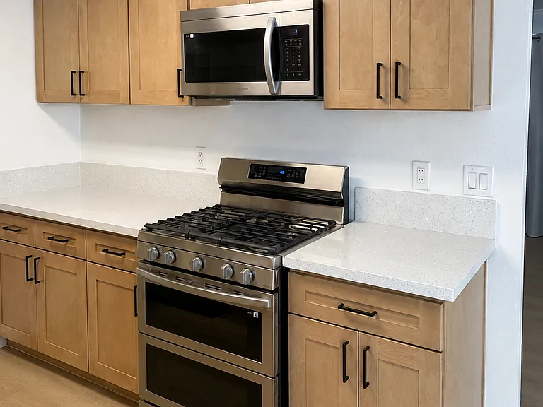 1270 Cabrillo Park Dr #B — Photo 6