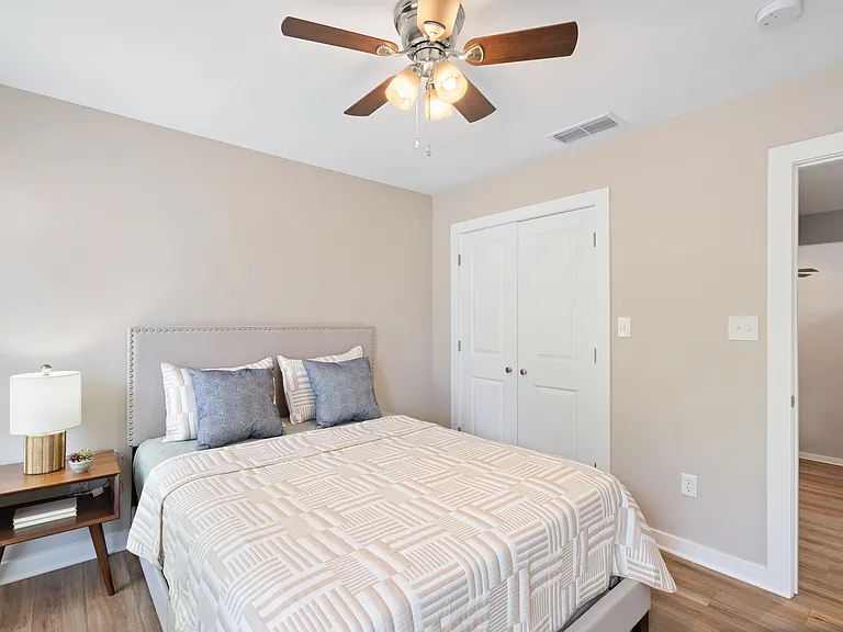 420 Craig St #B3 — Photo 37