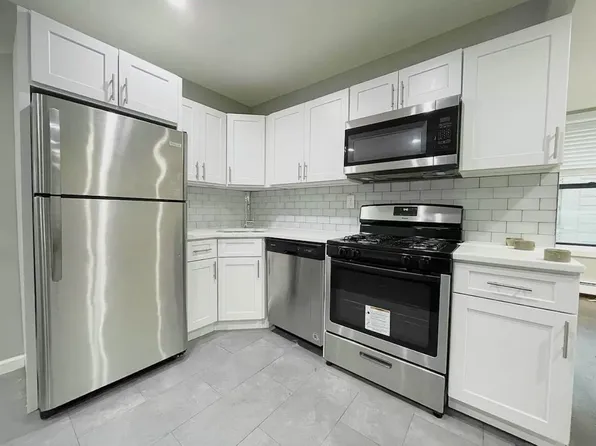 2592 Creston Avenue 43 image 1 of 5