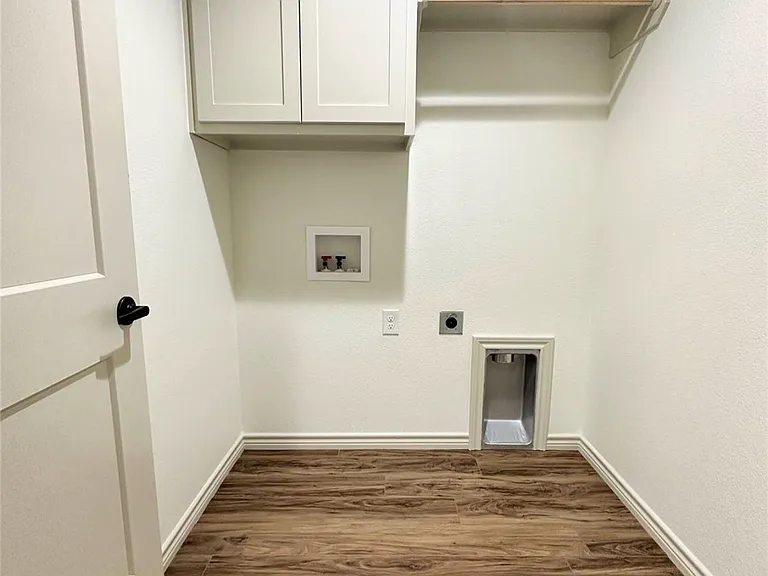 2658 N Willis St — Photo 7