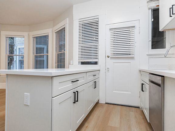 2nd image of 1476 Sacramento St #209