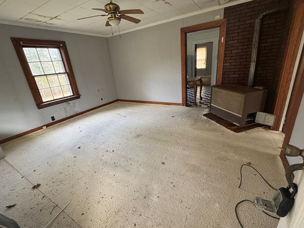 862 Luna Lake Rd, Danville, VA 24541