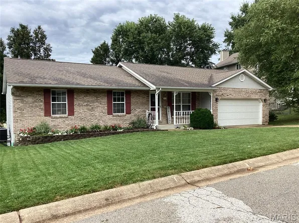 1231 Deer Run Dr, Washington, MO 63090