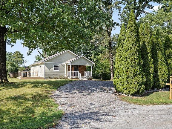3rd image of 3312 Pioneer Dr