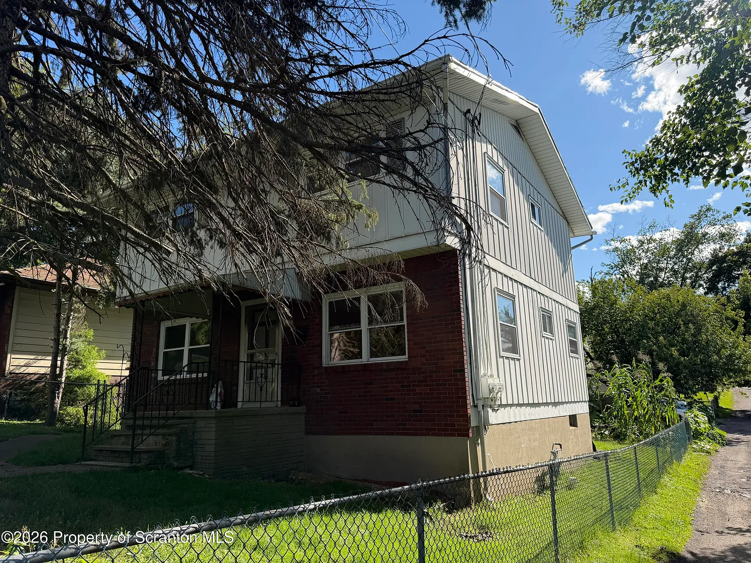 418 Pear St — Photo 3