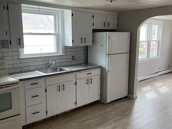 2nd image of 51 E 9th St #1