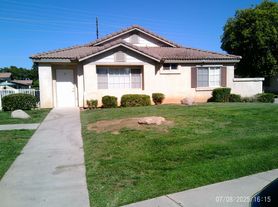 4502 Pebble Creek Dr, Bakersfield, CA
