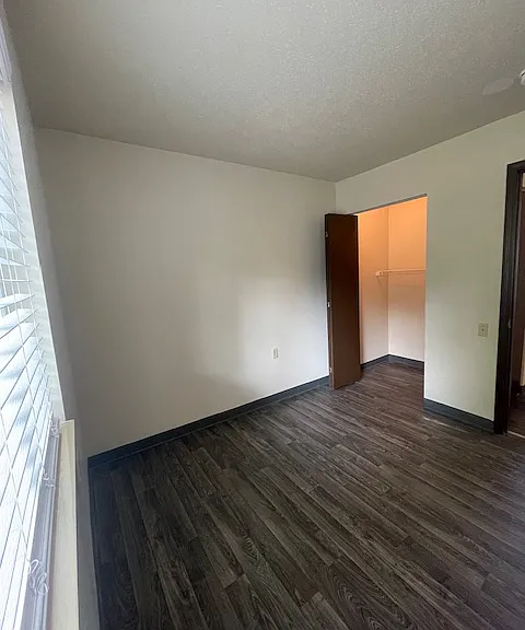 Willow Springs Apartments — Photo 25