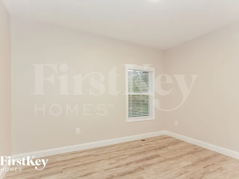 409 Lakeridge Dr — Photo 9