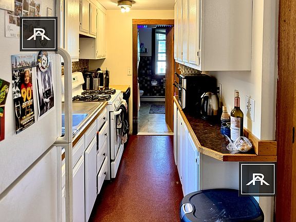 2nd image of 4 Inman Pl #2