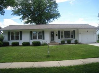 341 Trowbridge Rd, Elk Grove Village, IL 60007