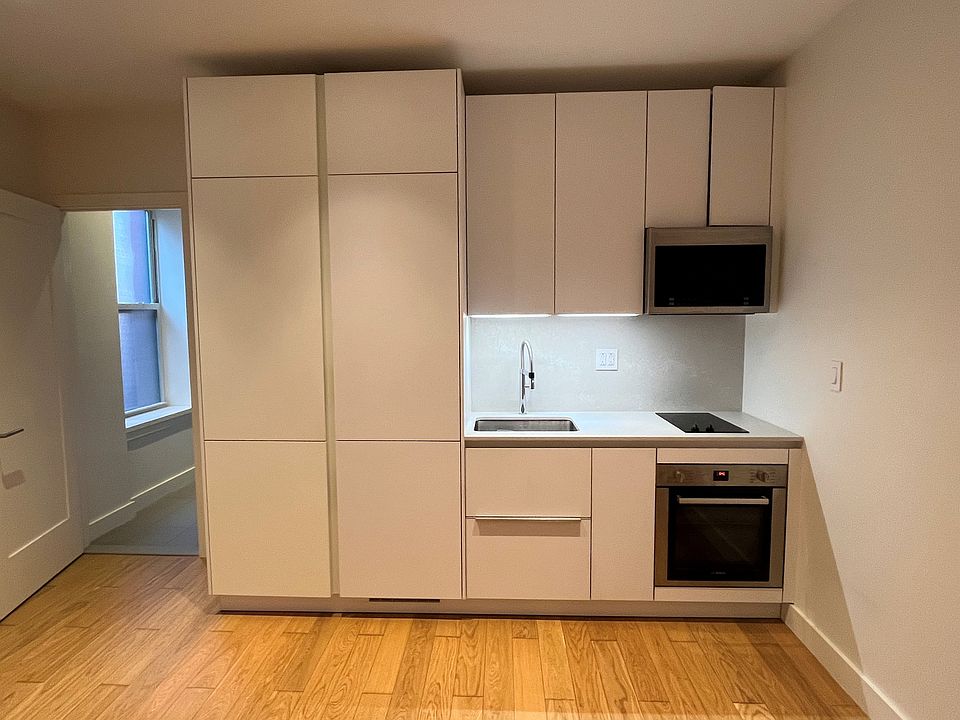 1st image of 379 Washington Ave #3B1