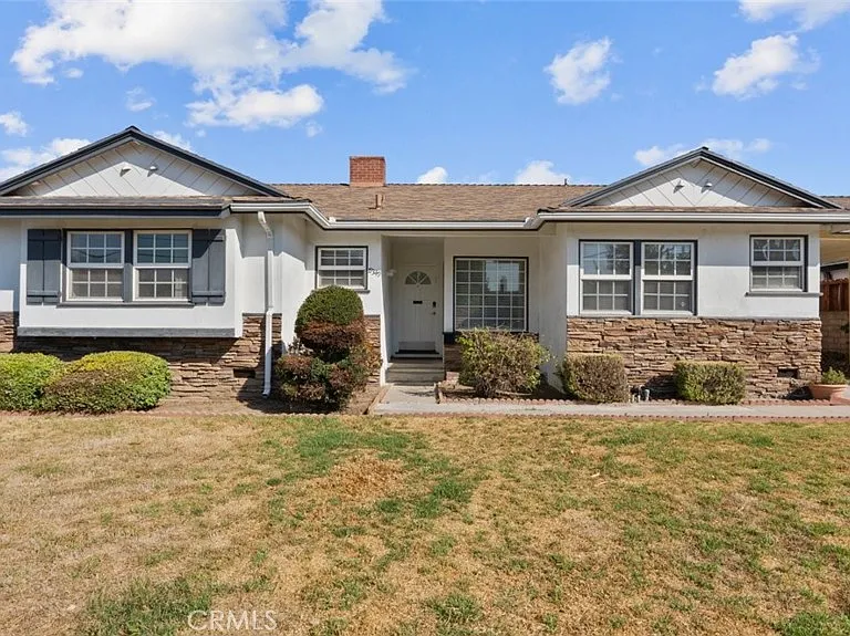 19349 Friar St — Photo 1