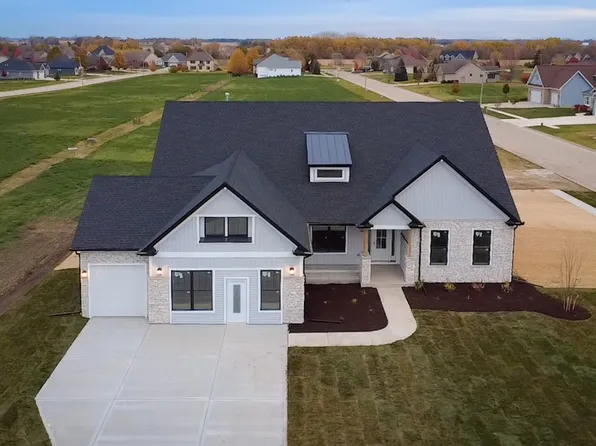 1238 Parkside Dr, Sycamore, IL 60178